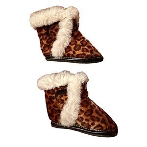 EUC Jack & Lily brown leopard print booties w/ white fleece lining 6-12m